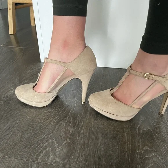 4” heels - Picture 5 of 7